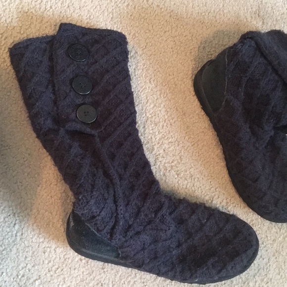 Black Knit Ugg Boots - Picture 2 of 4